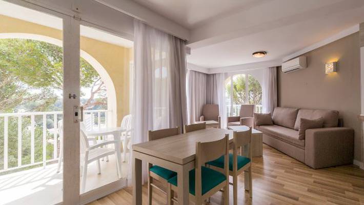 Suite de 2 dormitorios vista mar Comitas Floramar  Menorca