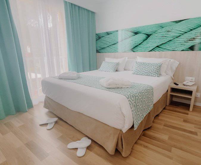 Suiten mit 2 schlafzimmern und meerblick Comitas Floramar  Menorca