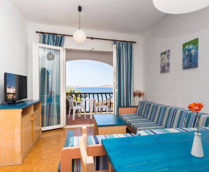 Apartamento de 2 dormitorios con vista mar Comitas Tramontana Park Menorca Apartamento de 2 dormitorios con vista mar Comitas Tramontana Park Menorca