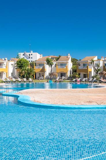 {'titulo': 'piscina', 'imagen': 'uploads/galeriahoteles/isla.jpg', 'descripcion': none} Comitas Isla del Aire  Menorca
