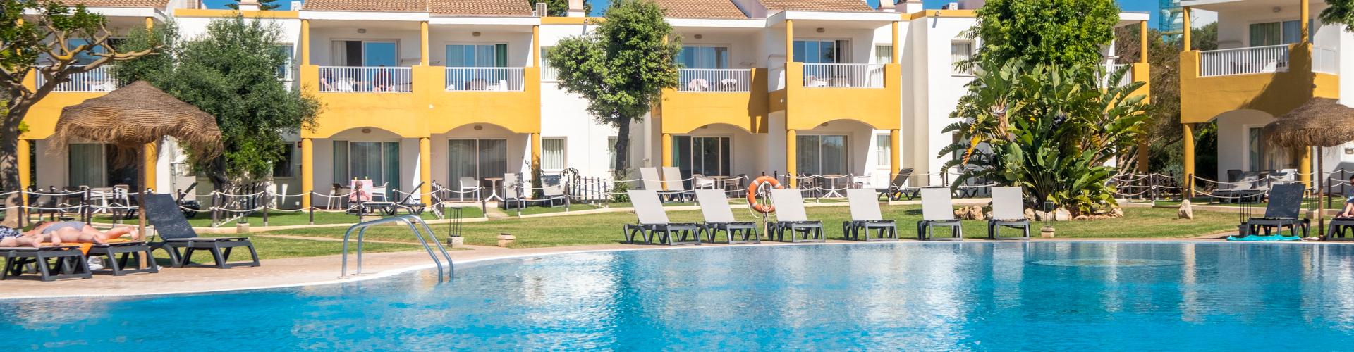 Comitas Hotels - - Comitas Hotels - -